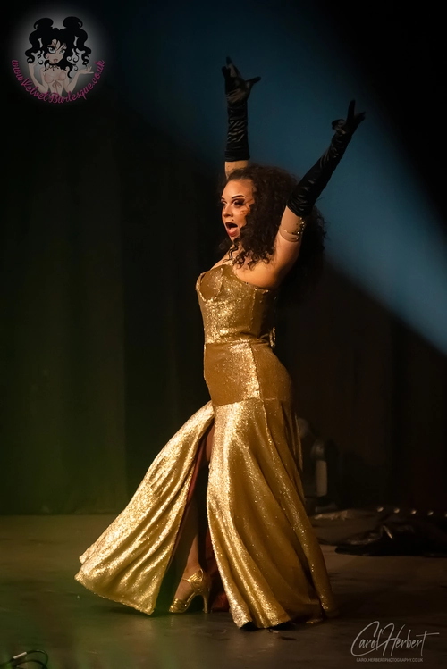 Demi Noire at The Velvet Burlesque