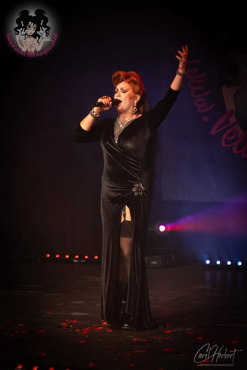 Eva von Schnippisch at The Velvet Burlesque