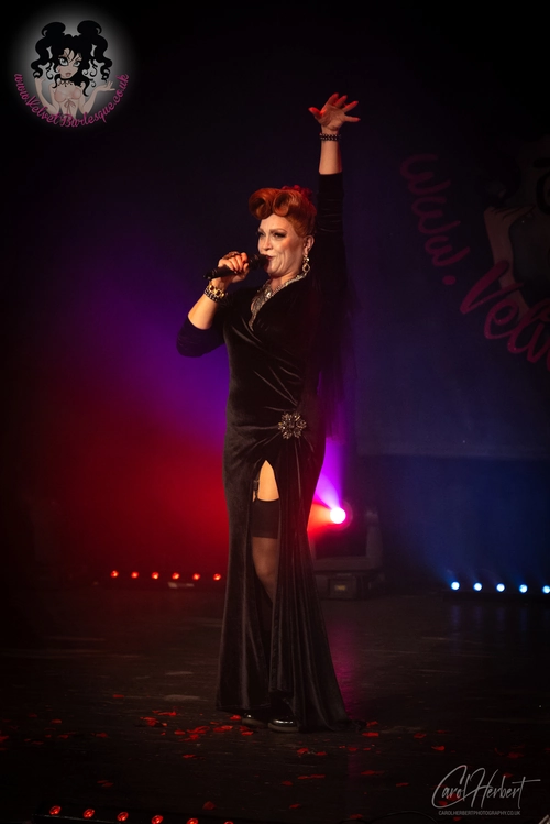 Eva von Schnippisch at The Velvet Burlesque