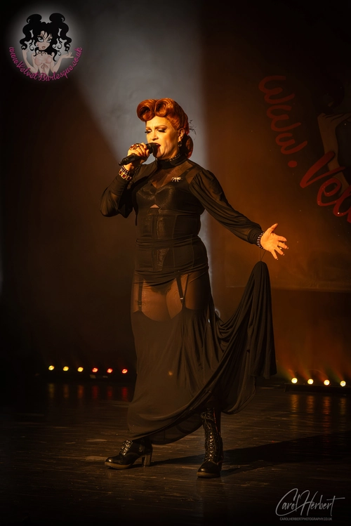 Eva von Schnippisch at The Velvet Burlesque