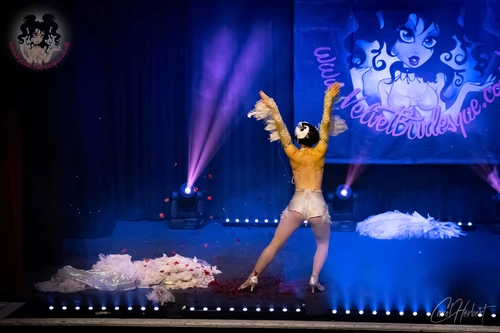 Vicky Butterfly at The Velvet Burlesque